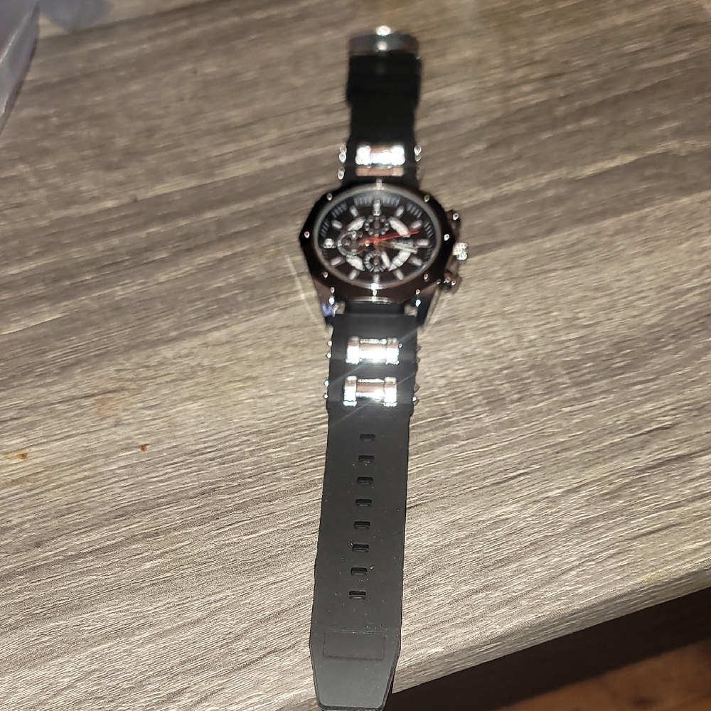 R clock Black and Silver Men's Watch